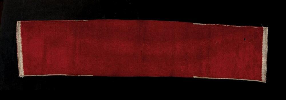 Rood wollen gordel met zijde