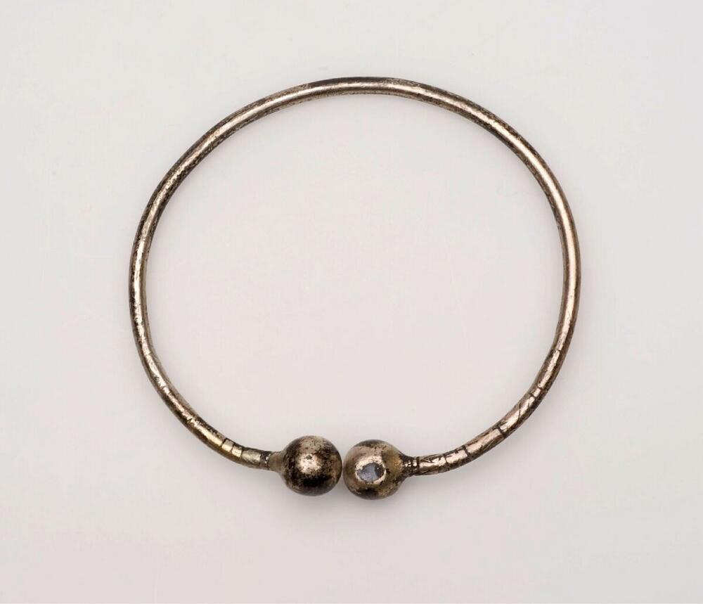Zilveren armband voor Hindoestaanse vrouw