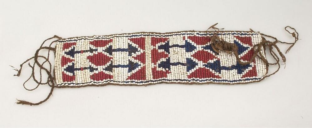 Upper arm decoration made of beads