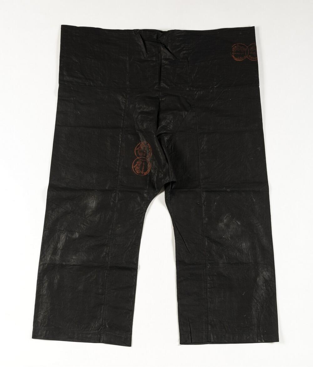 Een wijde katoenen broek gedragen door boeren.