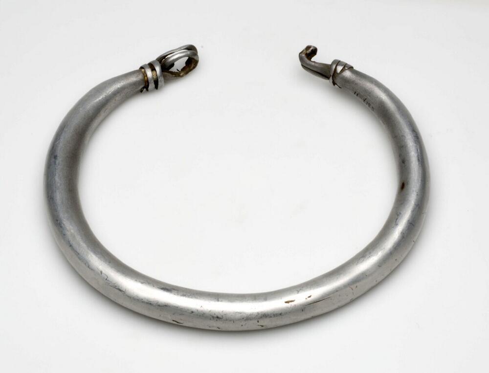 Ronde zilveren halsband