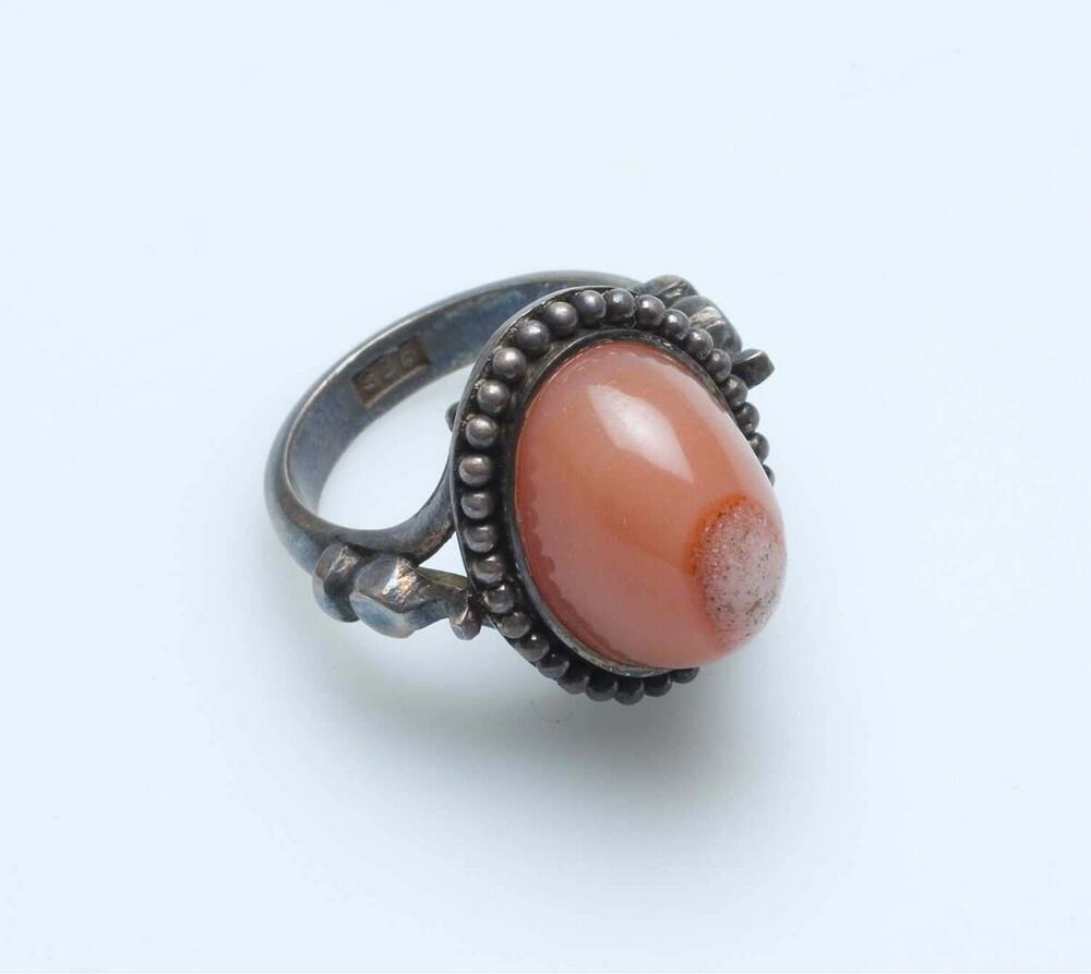 Zilveren ring met een edelsteen