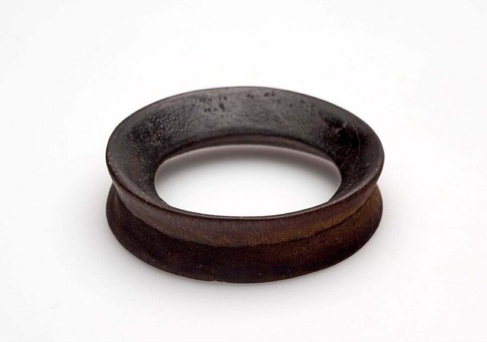 Houten oorring voor vrouwen
