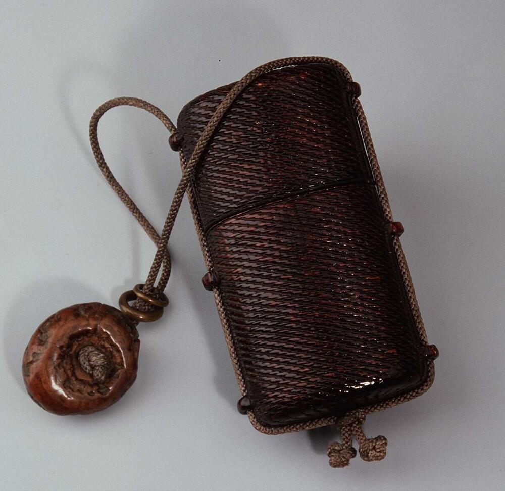 Tabaksdoos met netsuke