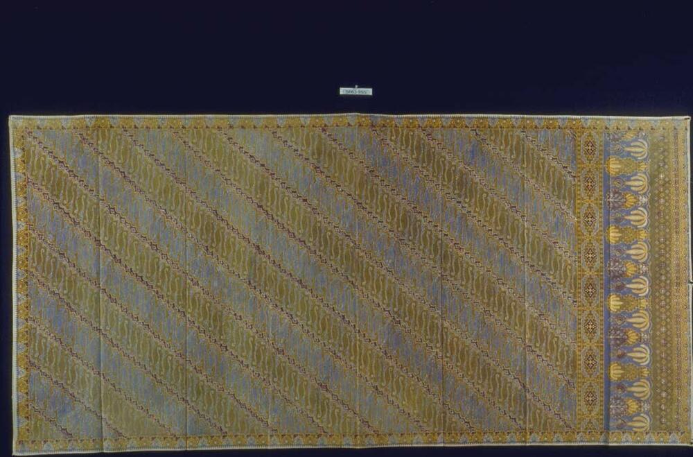 Wikkelrok met geometrische motieven en diagonale banen