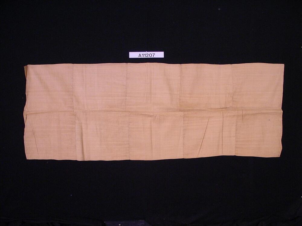 Semi-ceremoniële rok van raffia