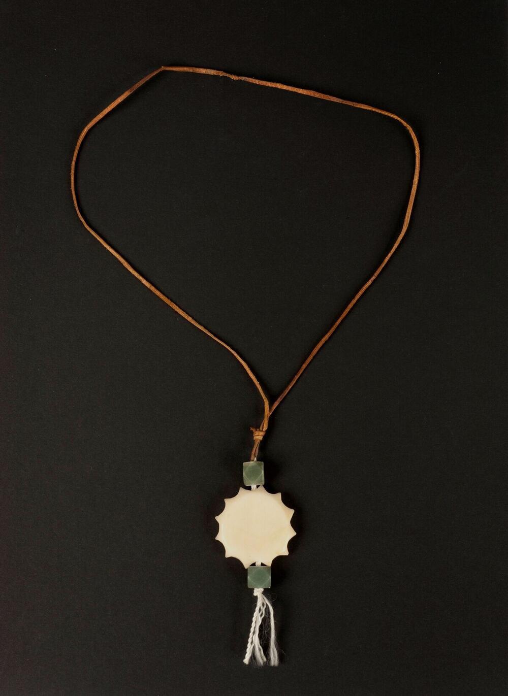 Halsssnoer met twaalfpuntige hanger voor Bektashi soefi's