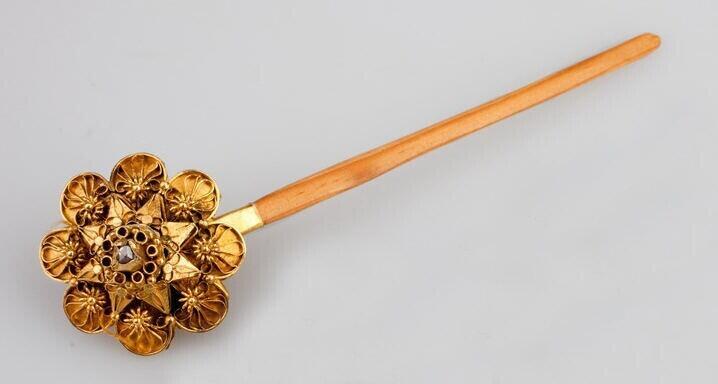 Hair-pin
