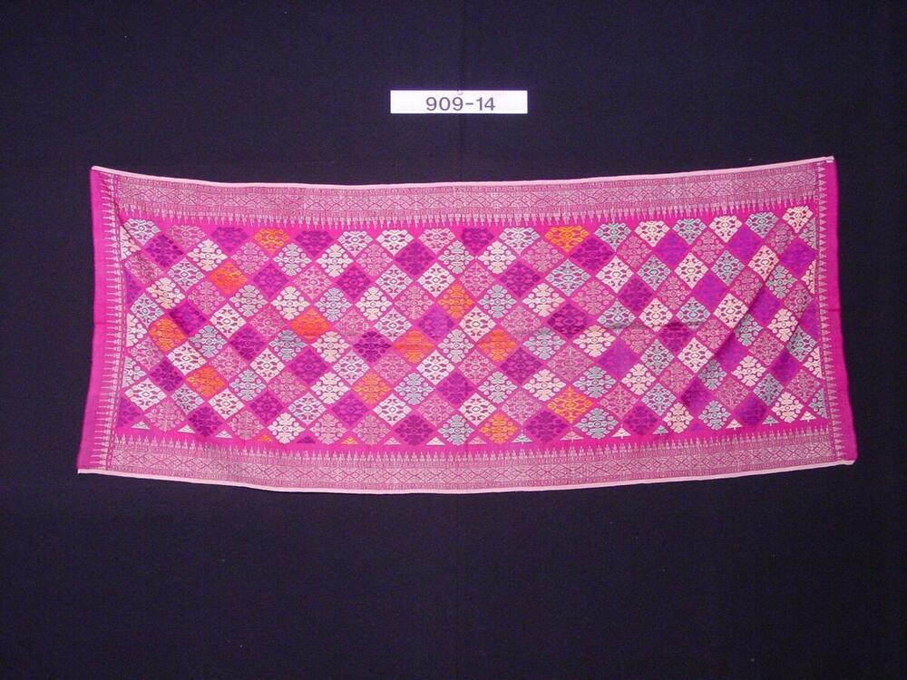Omslag- en schouderdoek van ruwe zijde