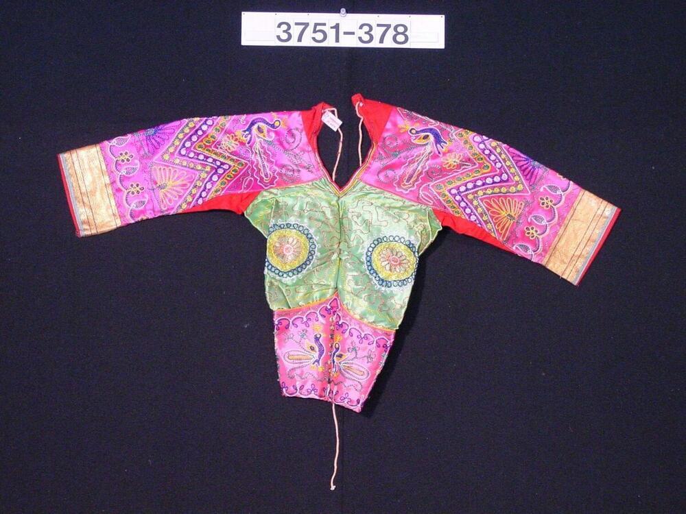 Geborduurde blouse