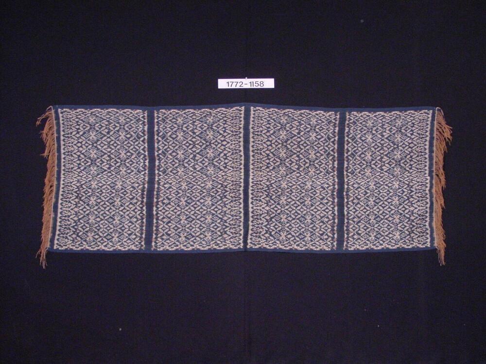Katoenen schouderdoek met ornament in scheringikat