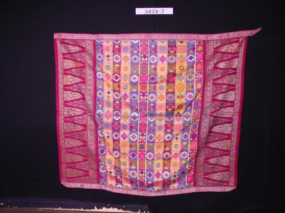Heup- of borstdoek met goud en zilverdraadversiering