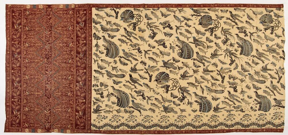 Gebatikte heupdoek met vlinder- en bloemmotieven