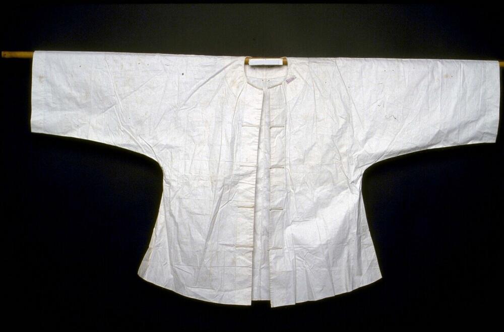 Wit katoenen jas, onderdeel van kleding van een Chinese arbeider