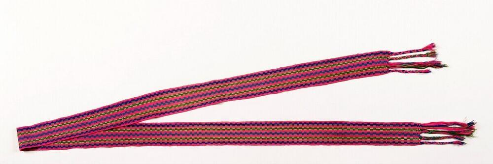 Roze ceintuur met ruitjesmotief