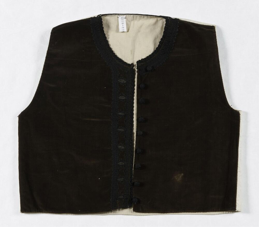Vest met koordversiering