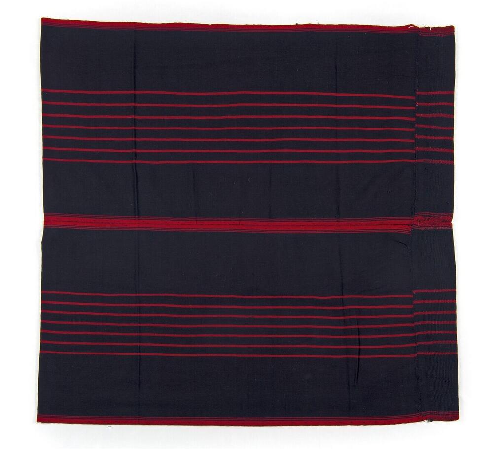 Wrap-around skirt (enredo)