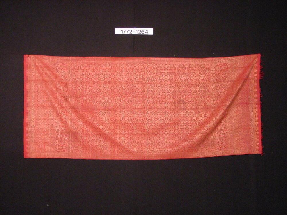 Zijden schouderdoek met ornament van ingeweven gouddraad