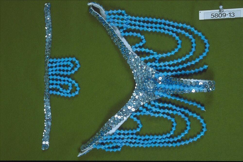 Halsbandje van carnavalsbikini