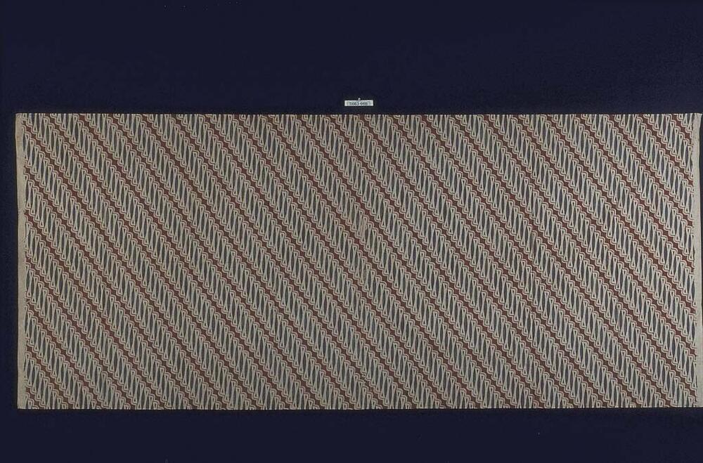 Wikkelrok met achtergrondpatroon van bekend geometrisch motief