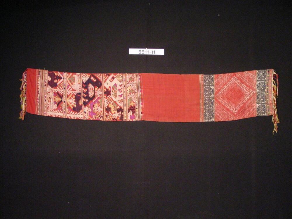 Zijden schouderdoek voor ceremonieel gebruik