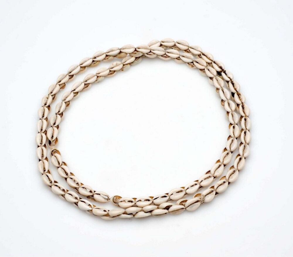 Ketting van kauri schelpen