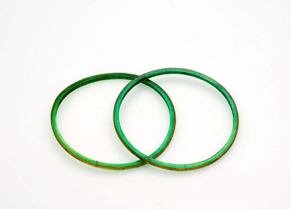 Plastic armband