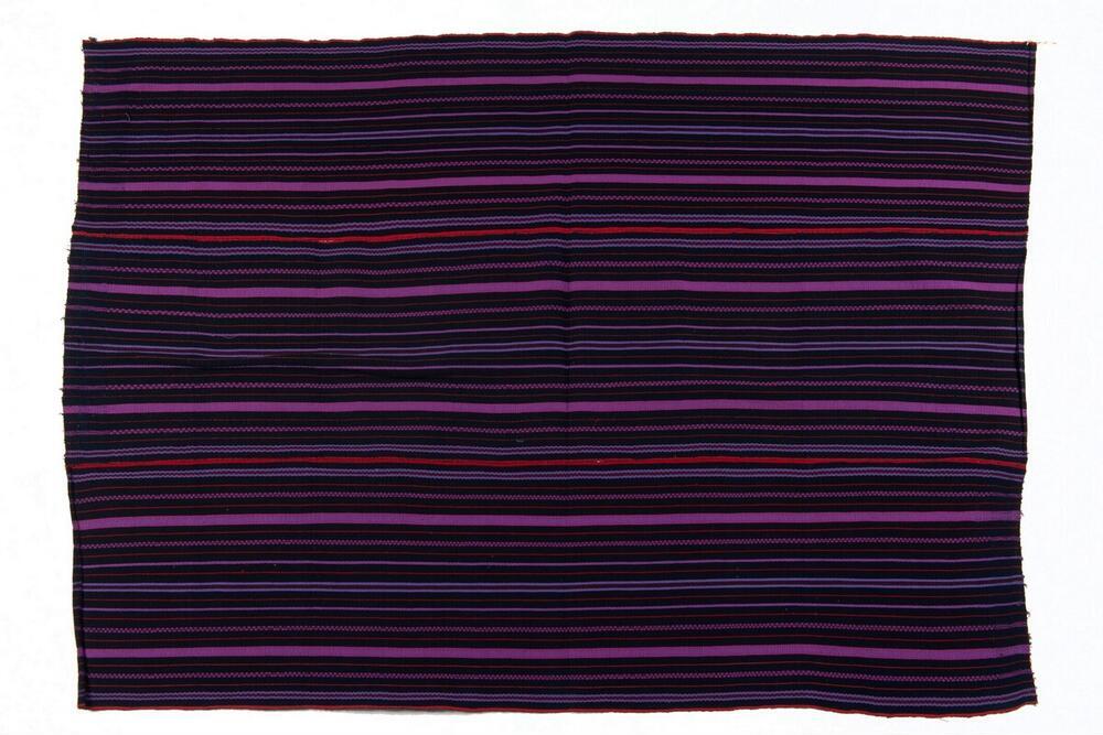 Wrap-around skirt (enredo)