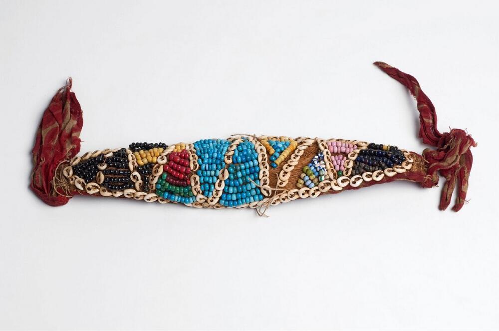 Adornment for the forehed, made of beadwork