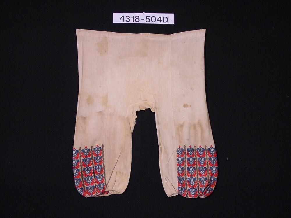 Wijde katoenen broek van een vrouwendracht bij bruiloft