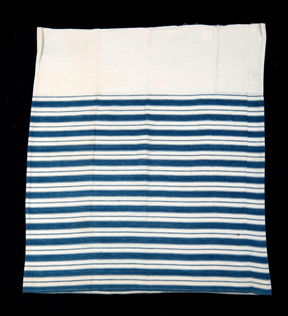 Wrap-around skirt (enredo)