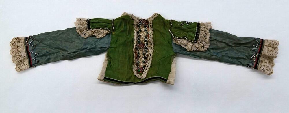 Kledingstuk, gebruikt bij poppenspel