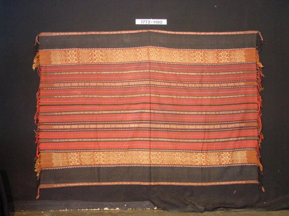 Katoenen schouderdoek met ornament in scheringikat.