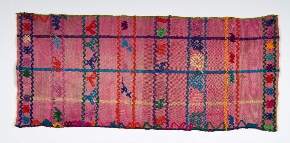 Ceremoniële doek met geometrische motieven