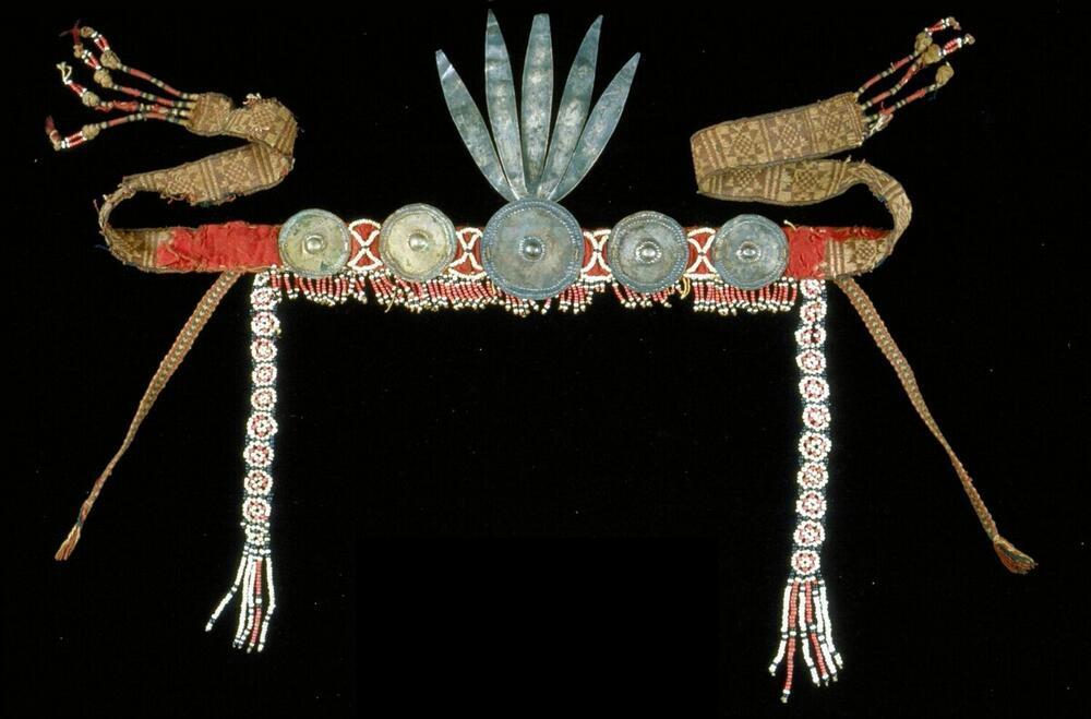 Head ornament decorated with beads