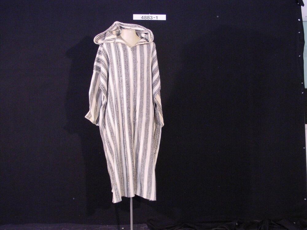 Lang gestreepte mannenoverkleed van wol