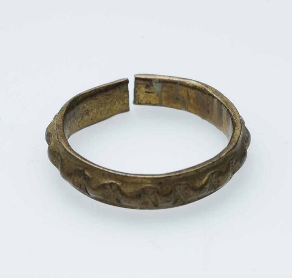 Koperen gekartelde ring