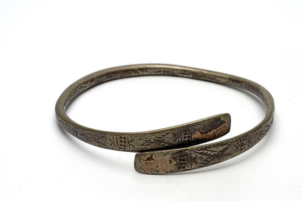 Bracelet (silver)