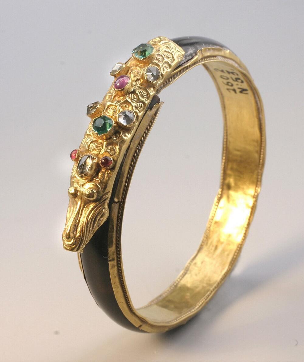 Bracelet