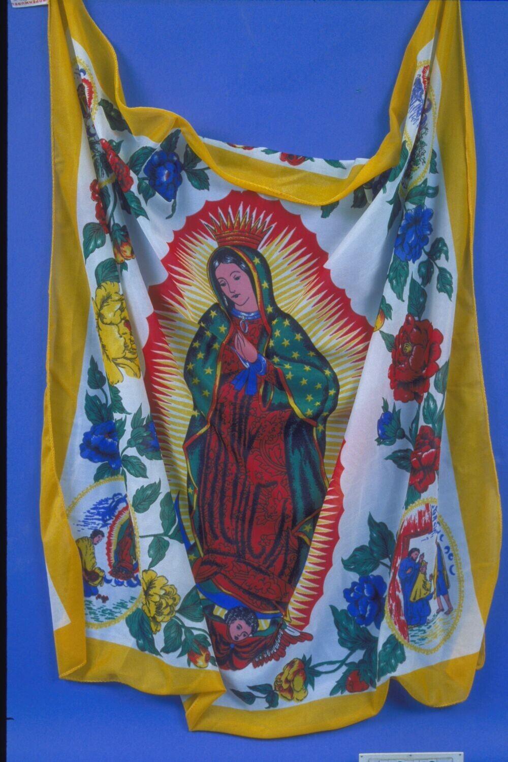 Hals- of hoofddoek met afbeelding van de H.Maagd van Guadelupe.