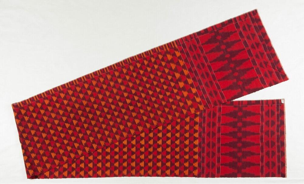 Ikat-doek met driehoekmotieven
