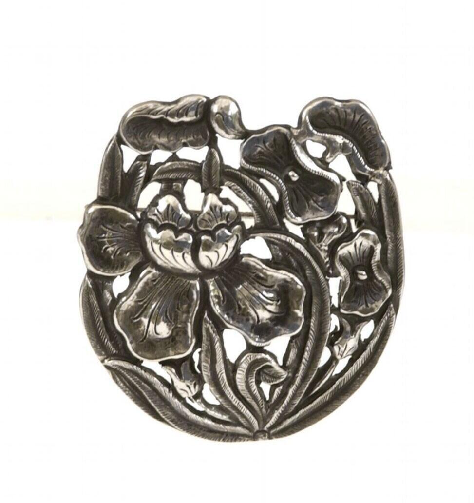 Broche met Jugendstilmotief