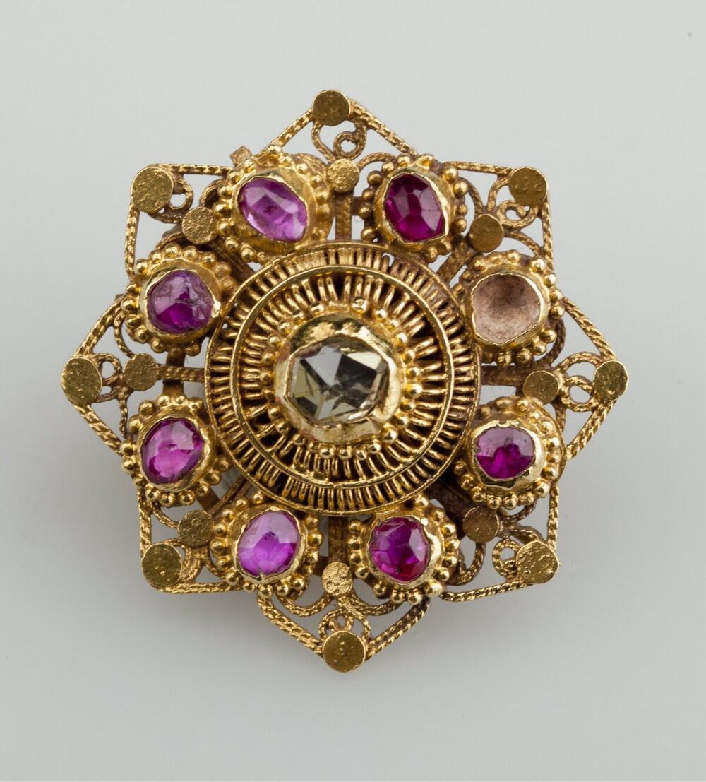 Brooch