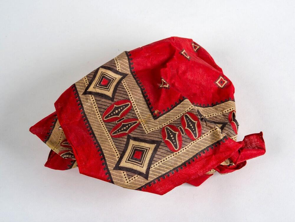 Hoofddoek, patroon als bij een Nederlandse boerenzakdoek