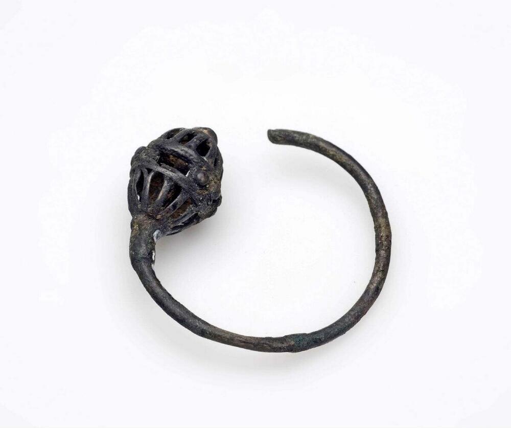 Bronzen oorhanger