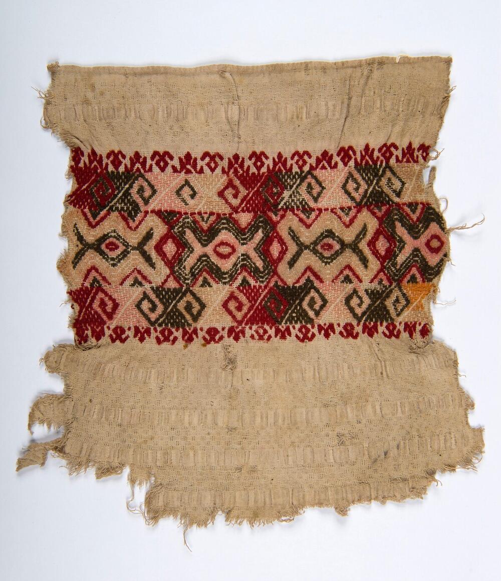 Fragment van een oude quechquemitl