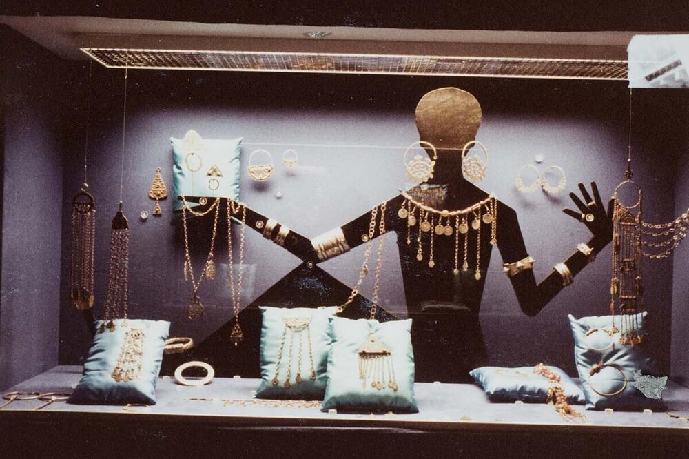 Tentoonstelling 'Sieraden uit de wereld van de Islam' in het Tropenmuseum