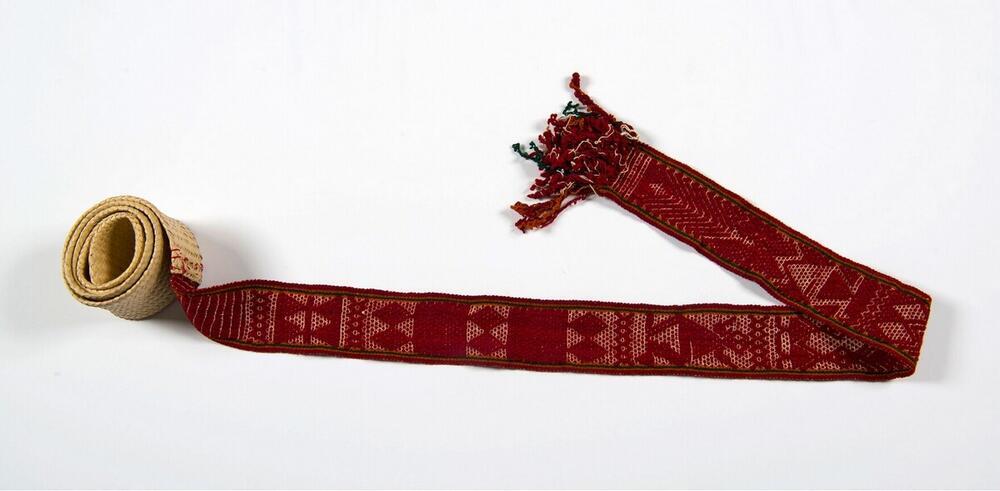 Women's belt with 'soyate'