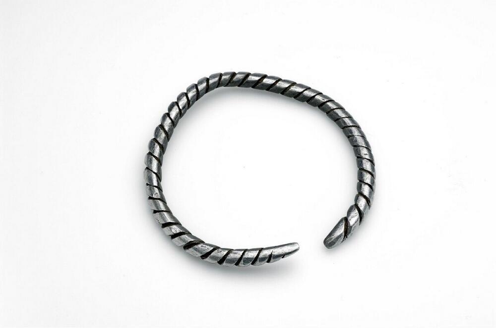 Aluminium open armband, gedraaid
