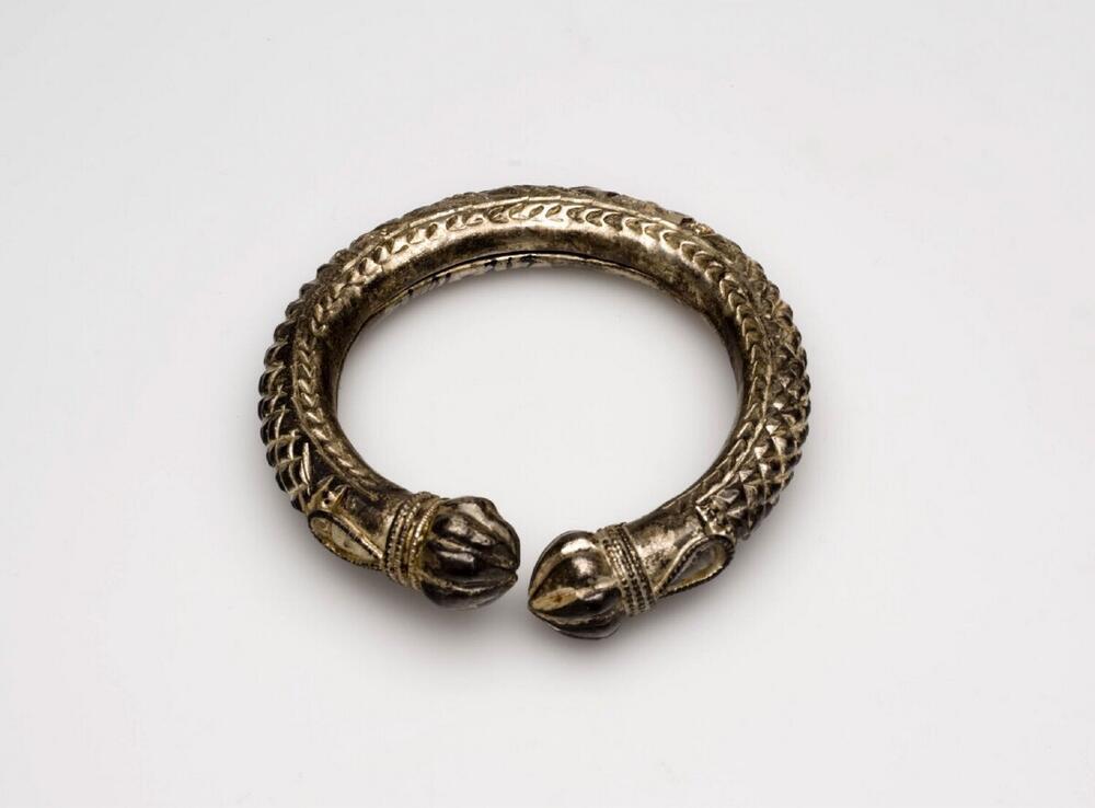 Zilverkleurige armband